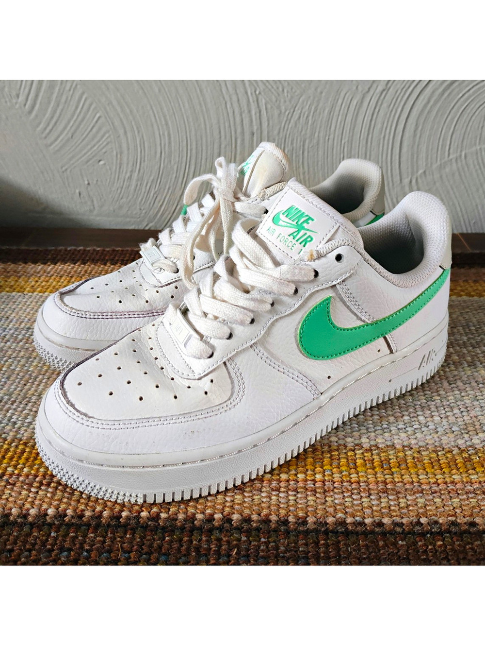 Nike Air Force 1 women's Lace-Up Low Top Sneakers White Green US 6 315122-164